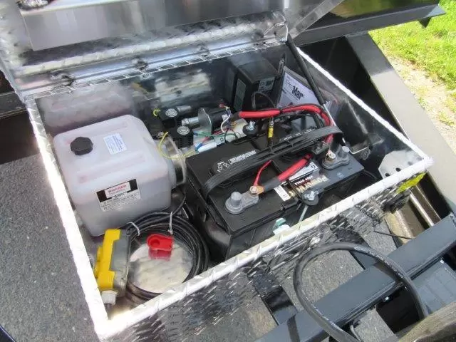 CAM Superline 8 x 24 Deckover Equipment Trailer Power Split Tilt 3 CAM Superline 8 x 24 Deckover Equipment Trailer Power Split Tilt - Image 3