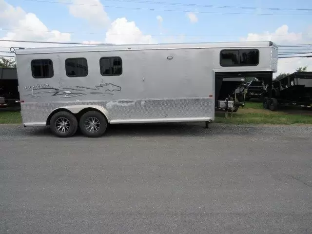 Homesteader Stallion 3 Horse Gooseneck Trailer – Slant Load 2 Homesteader Stallion 3 Horse Gooseneck Trailer – Slant Load - Image 2
