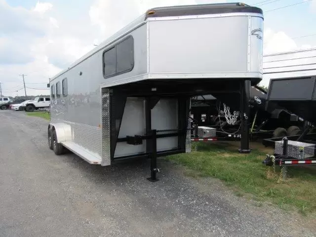 Homesteader Stallion 3 Horse Gooseneck Trailer – Slant Load 1 Homesteader Stallion 3 Horse Gooseneck Trailer – Slant Load