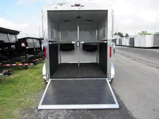 Homesteader Stallion 2 Horse Pull Trailer – Front Load Door 3 Homesteader Stallion 2 Horse Pull Trailer – Front Load Door - Image 3