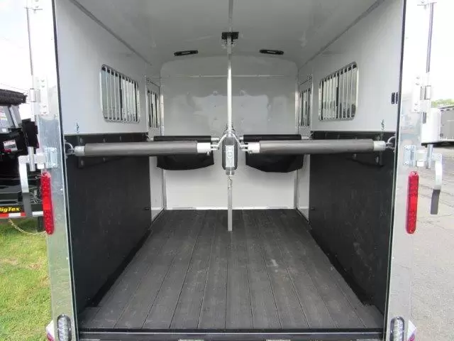 Homesteader Stallion 2 Horse Pull Trailer – Front Load Door 4 Homesteader Stallion 2 Horse Pull Trailer – Front Load Door - Image 4
