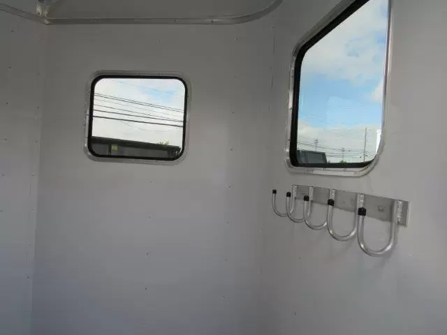 Homesteader Stallion 2 Horse Pull Trailer – Front Load Door 8 Homesteader Stallion 2 Horse Pull Trailer – Front Load Door - Image 8