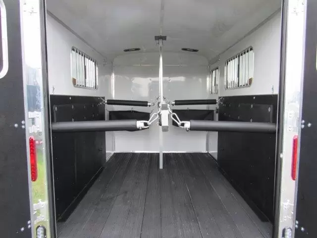 Homesteader Stallion 2 Horse Pull Trailer Front Loading 9 Homesteader Stallion 2 Horse Pull Trailer Front Loading - Image 9