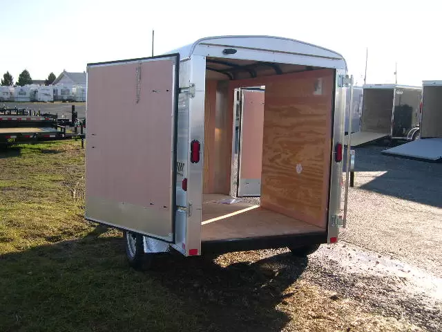 Homesteader 5 x 8 Enclosed Trailer Single Rear and Side Door 4 Homesteader 5 x 8 Enclosed Trailer Single Rear and Side Door - Image 4