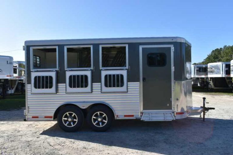2018 Lakota 83HBPSL 3 Horse Trailer 10 2018 Lakota 83HBPSL 3 Horse Trailer - Image 10