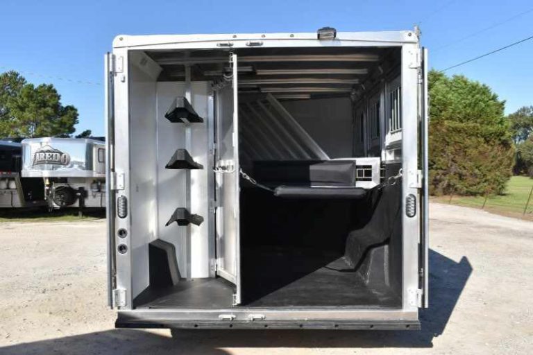 2018 Lakota 83HBPSL 3 Horse Trailer 7 2018 Lakota 83HBPSL 3 Horse Trailer - Image 7