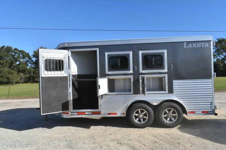 2018 Lakota 83HBPSL 3 Horse Trailer 5 2018 Lakota 83HBPSL 3 Horse Trailer - Image 5