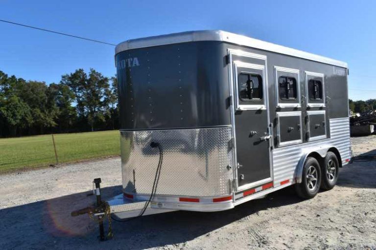 2018 Lakota 83HBPSL 3 Horse Trailer 1 2018 Lakota 83HBPSL 3 Horse Trailer