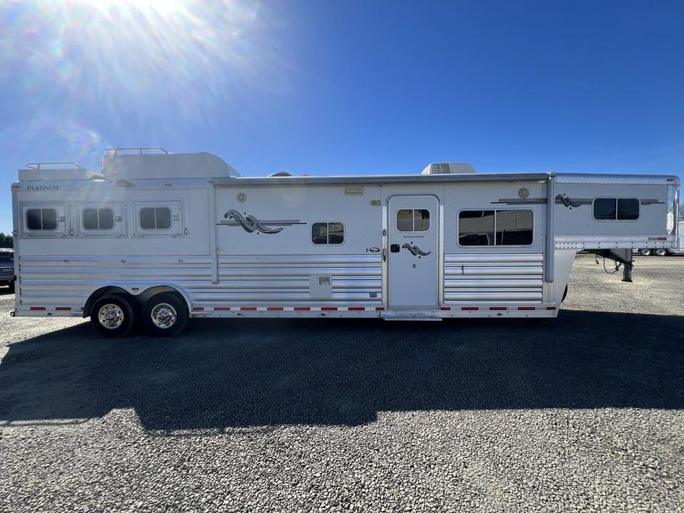 2009 Platinum Coach 3 H 16’ LQ with Outlaw Conversion 3 2009 Platinum Coach 3 H 16’ LQ with Outlaw Conversion - Image 3