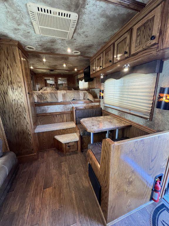2009 Platinum Coach 3 H 16’ LQ with Outlaw Conversion 26 2009 Platinum Coach 3 H 16’ LQ with Outlaw Conversion - Image 26