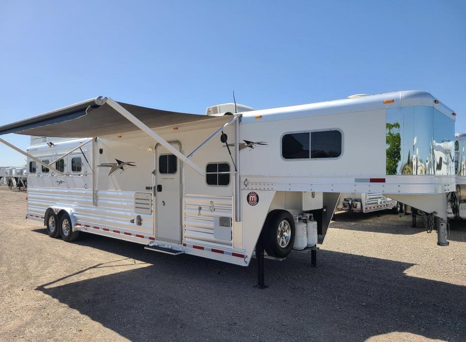 2017 Platinum Coach Outlaw 4 Horse 12' 8" Outlaw Conversion Slide Out Gallery 29 2017 Platinum Coach Outlaw 4 Horse 12' 8" Outlaw Conversion Slide Out Gallery - Image 29