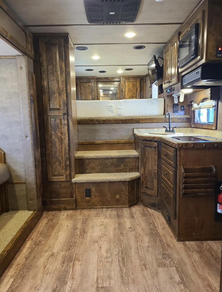2017 Platinum Coach Outlaw 4 Horse 12' 8" Outlaw Conversion Slide Out Gallery 25 2017 Platinum Coach Outlaw 4 Horse 12' 8" Outlaw Conversion Slide Out Gallery - Image 25