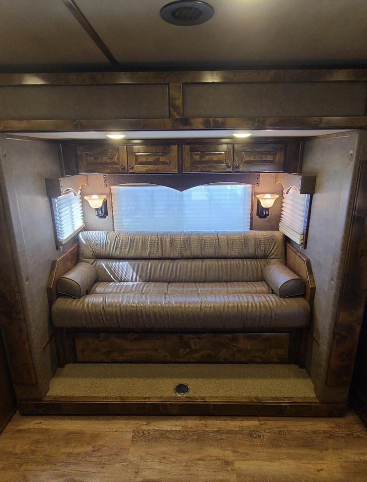 2017 Platinum Coach Outlaw 4 Horse 12' 8" Outlaw Conversion Slide Out Gallery 23 2017 Platinum Coach Outlaw 4 Horse 12' 8" Outlaw Conversion Slide Out Gallery - Image 23