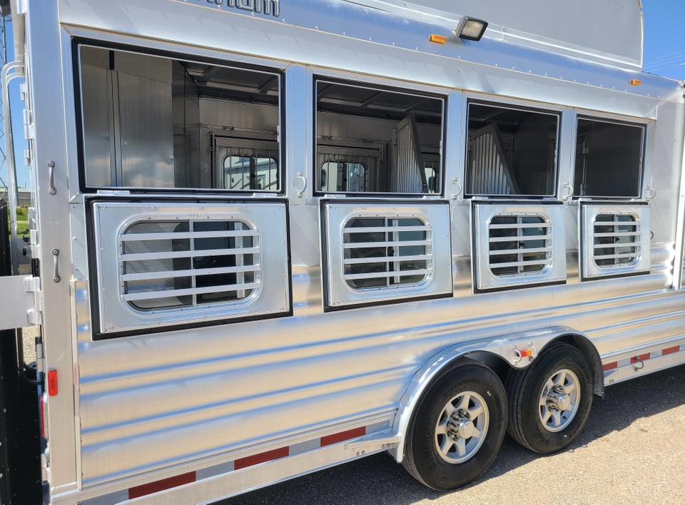 2017 Platinum Coach Outlaw 4 Horse 12' 8" Outlaw Conversion Slide Out Gallery 15 2017 Platinum Coach Outlaw 4 Horse 12' 8" Outlaw Conversion Slide Out Gallery - Image 15