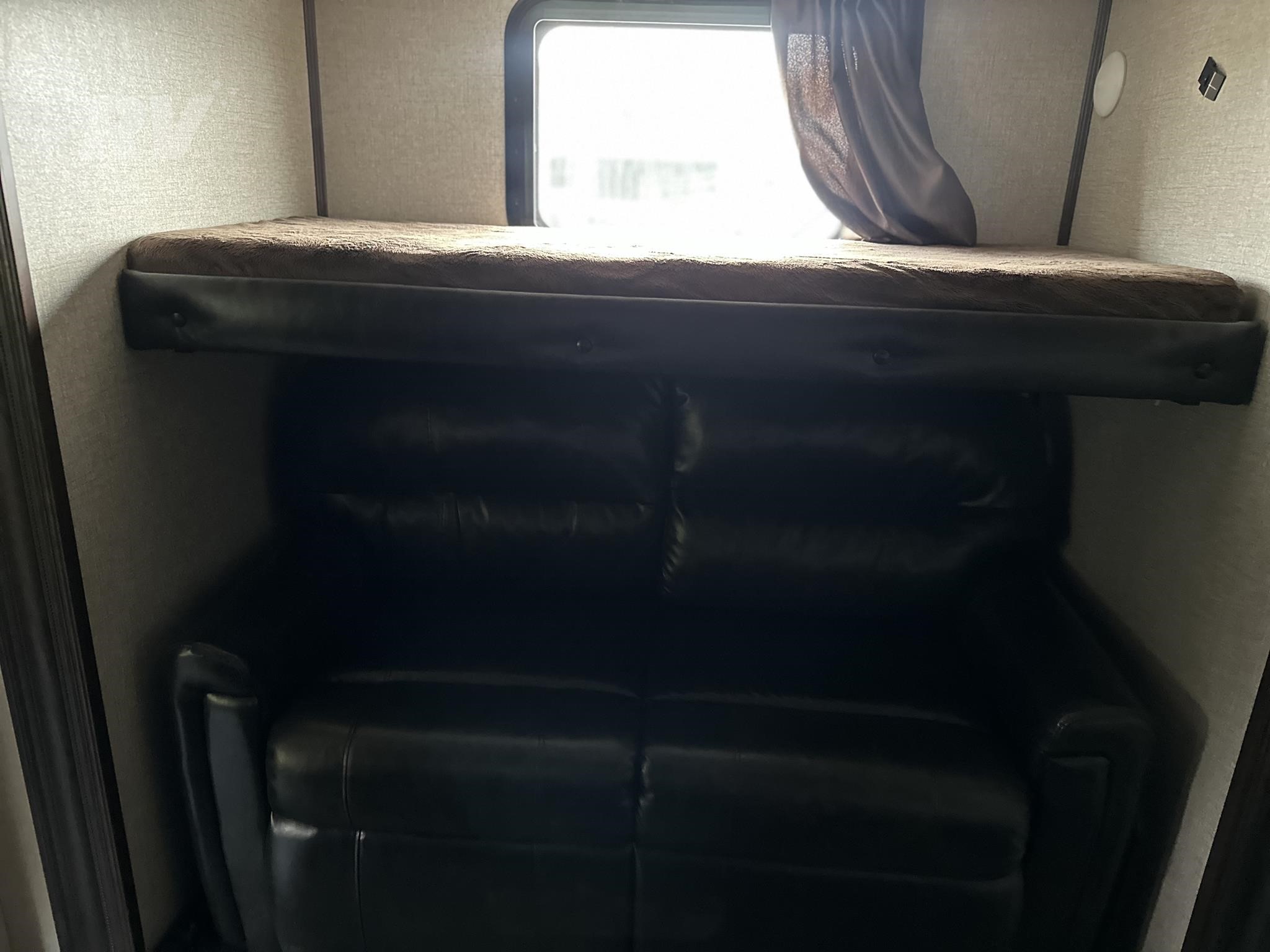 2019 JAYCO NORTH POINT 377RLBH 14 2019 JAYCO NORTH POINT 377RLBH - Image 14
