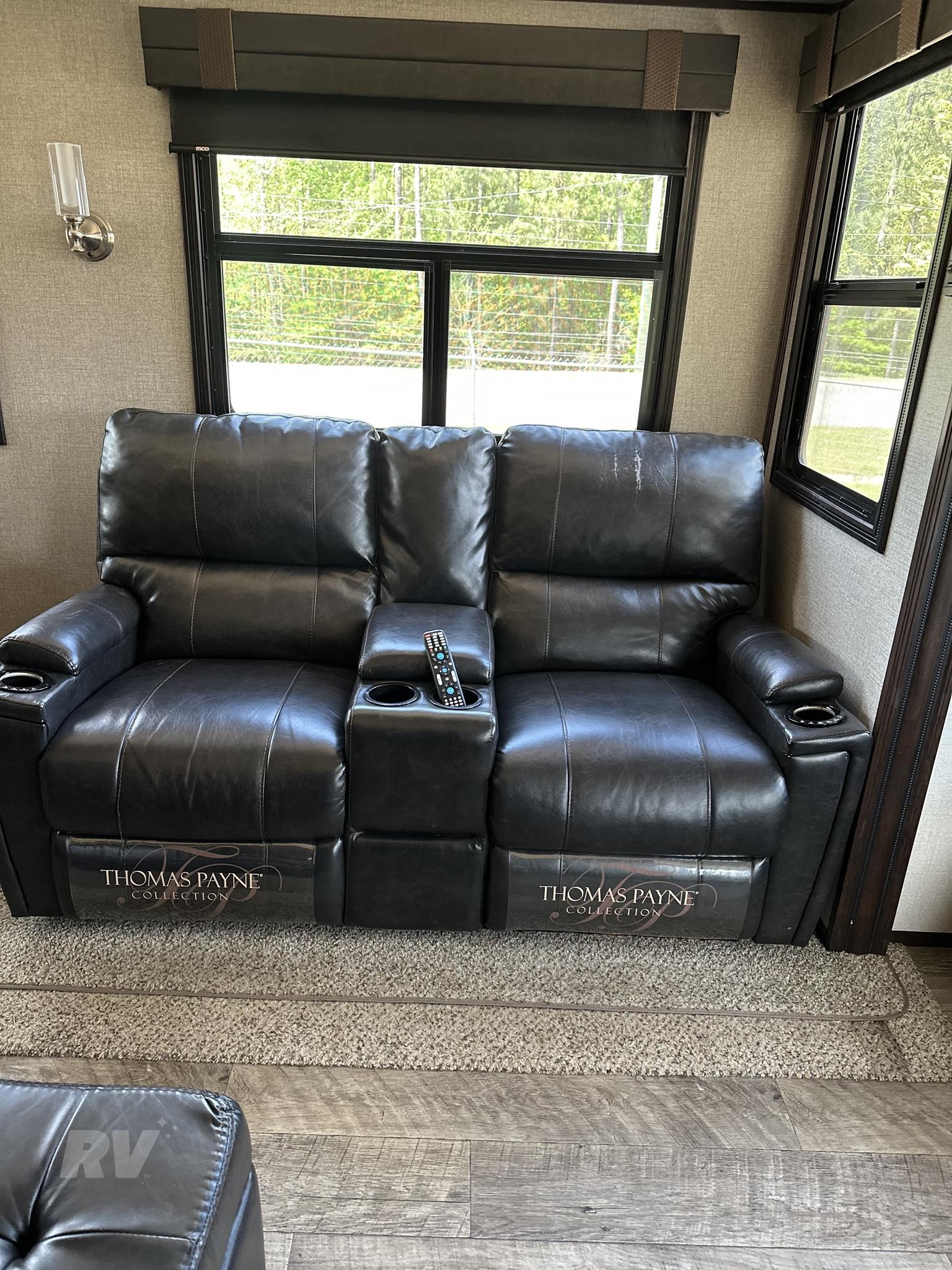 2019 JAYCO NORTH POINT 377RLBH 9 2019 JAYCO NORTH POINT 377RLBH - Image 9