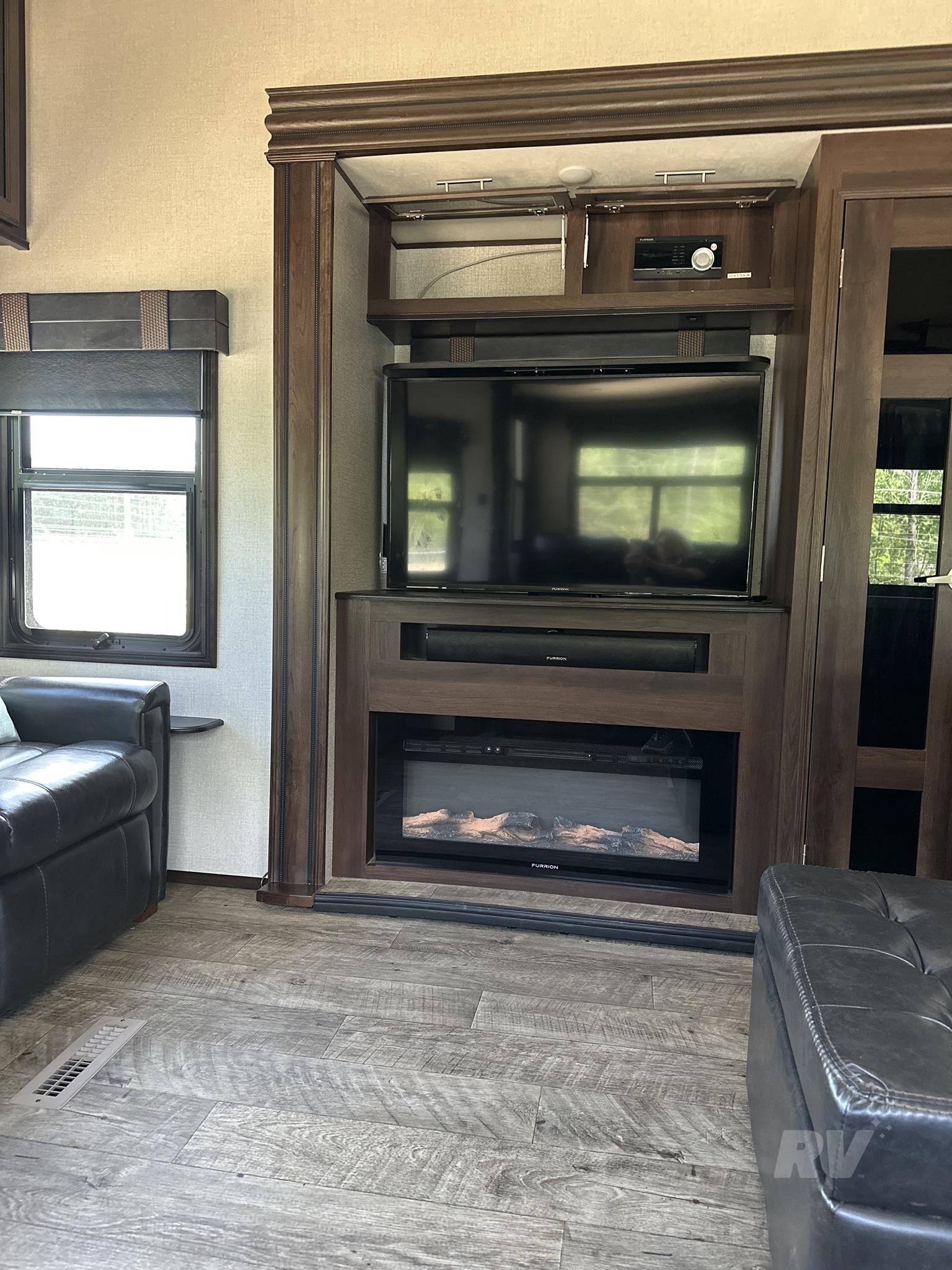 2019 JAYCO NORTH POINT 377RLBH 8 2019 JAYCO NORTH POINT 377RLBH - Image 8